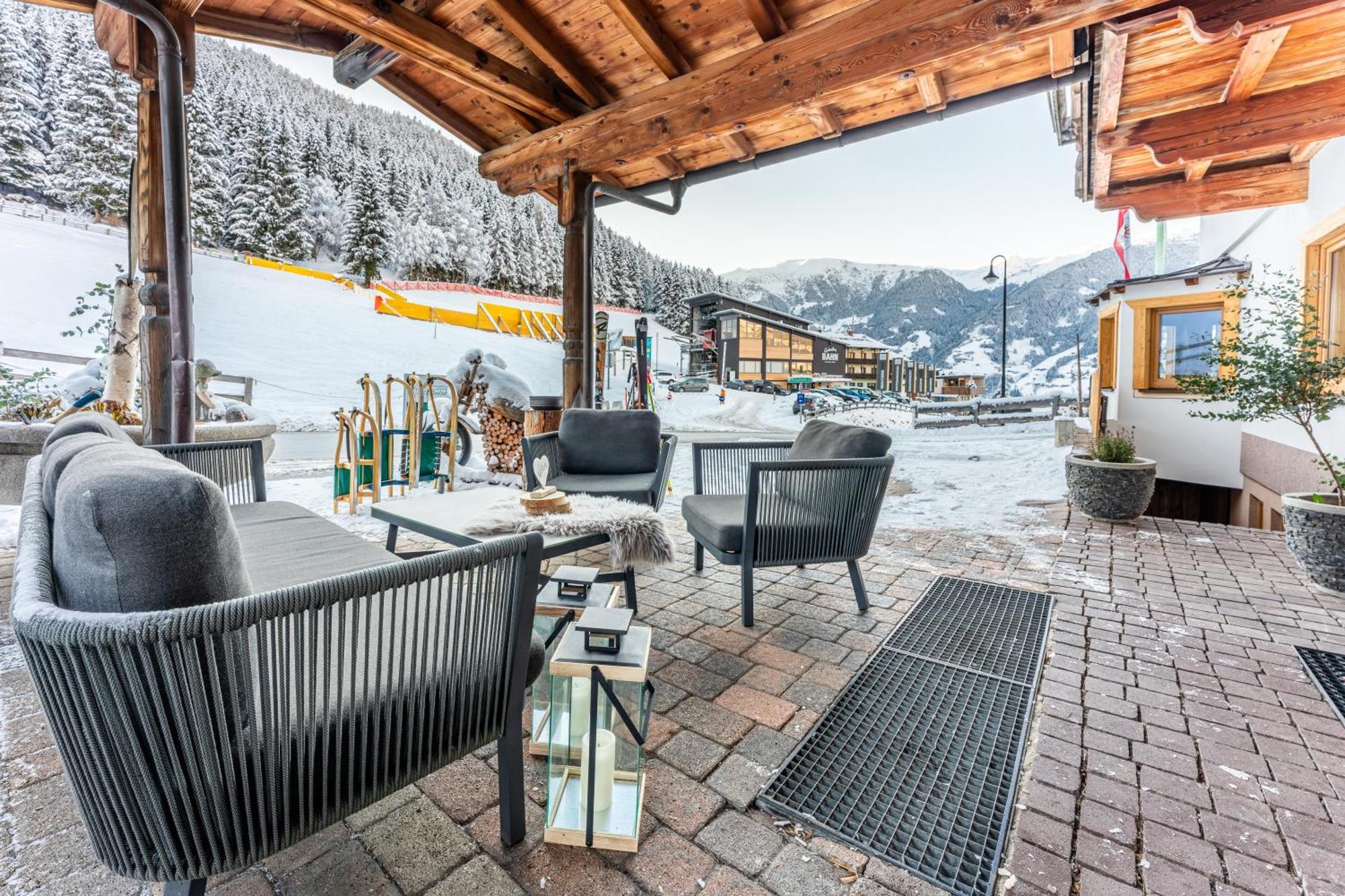 Alpen Wohlfuehlhotel Doerflwirt Hainzenberg Exterior photo